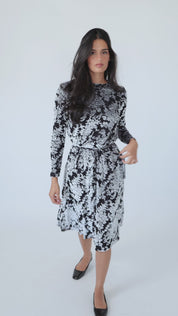 New Swing Floral Velvet Dress : Noir et Argent Givré