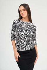 Top Triangular - Floral Blanco y Negro
