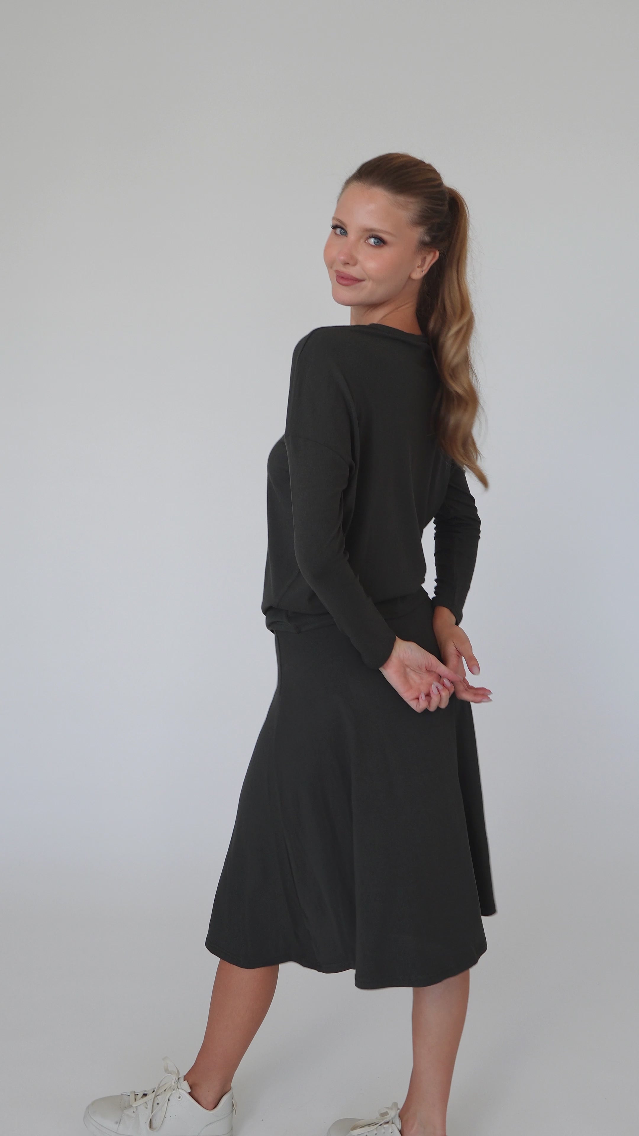 Modest Hunter Green Dalia Skirt – Women's Fashion