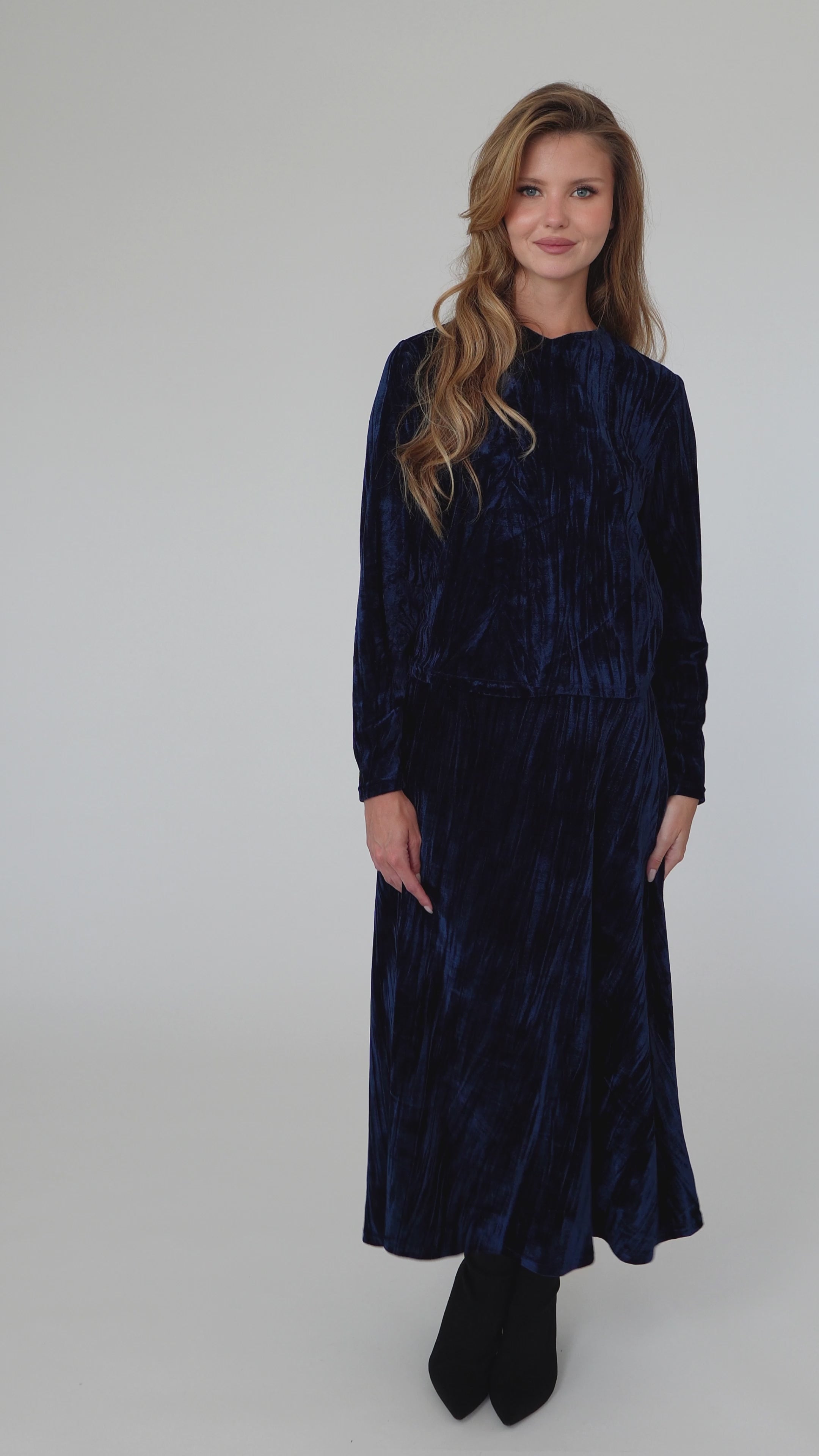 Modest Sapphire Velvet Midi Skirt – Women's Fashion